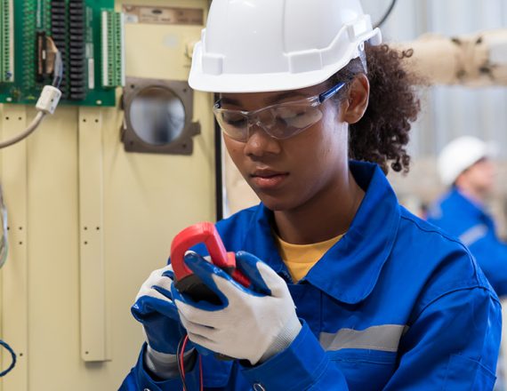 24-1252832_What-can-you-do-with-an-Electrical-Engineering-Technology-degree__1000x568
